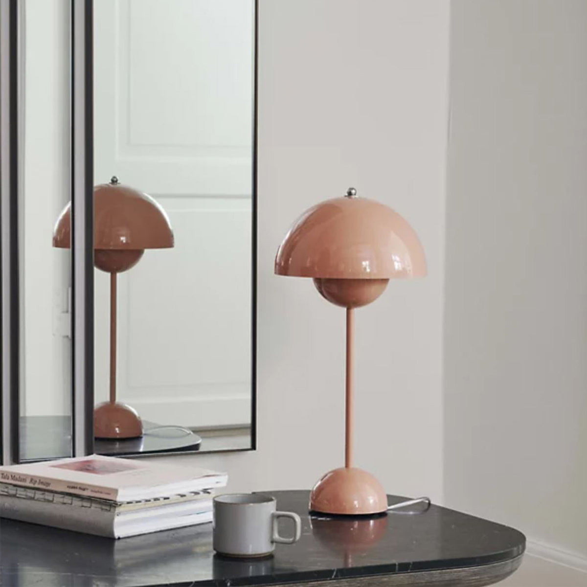 Flowerpot Semi-Circle Table Lamp