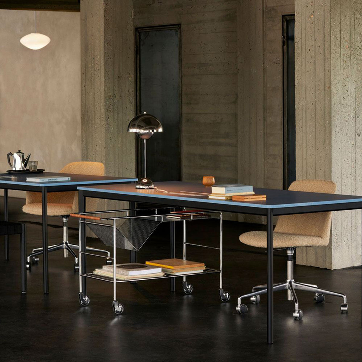 Flowerpot Semi-Circle Table Lamp