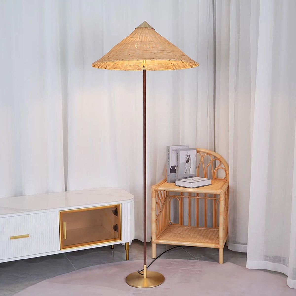 9602 Floor Lamp
