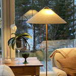 9602 Floor Lamp