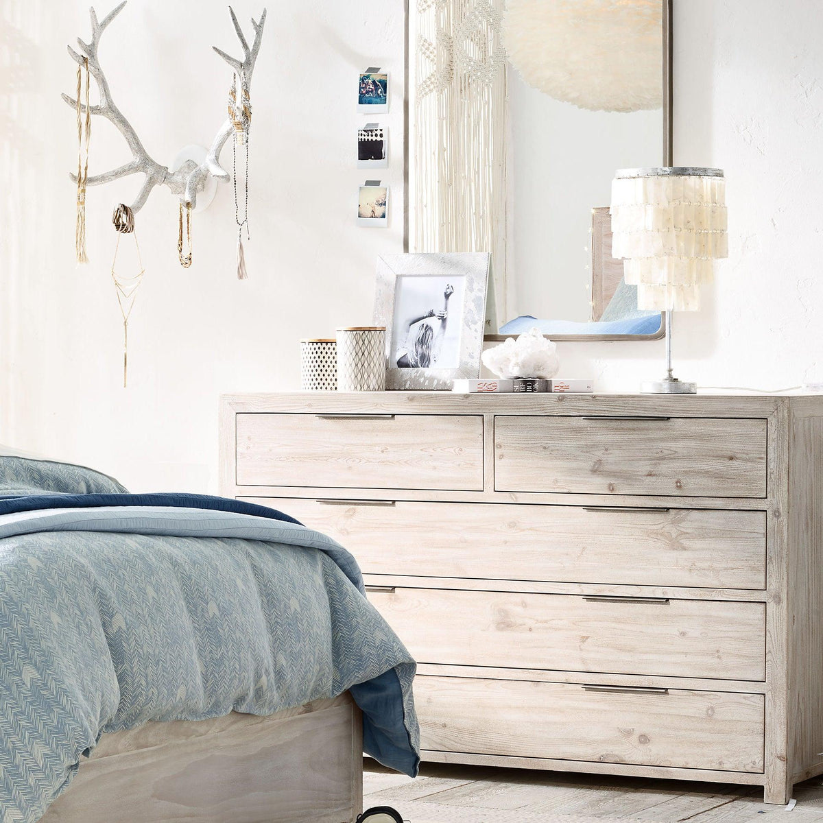 CAPIZ Shell Table Lamp