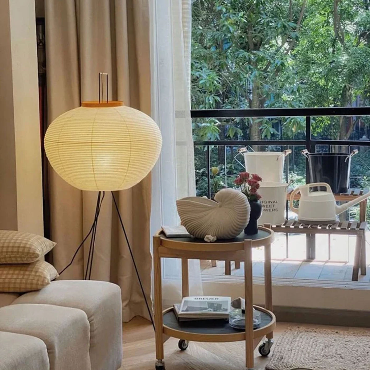 Akari 10A Floor Lamp