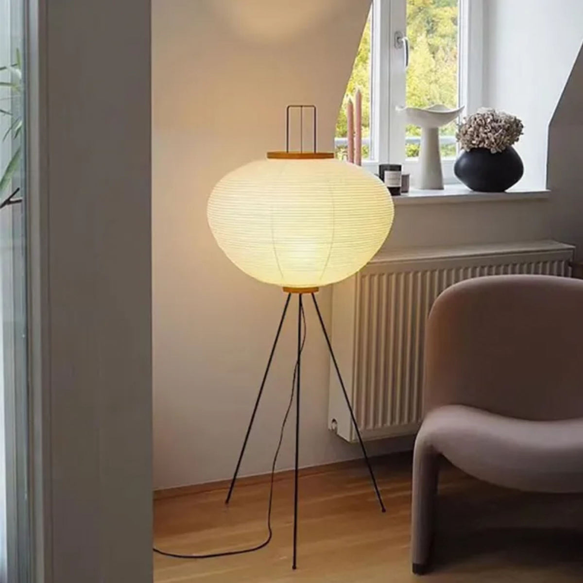 Akari 10A Floor Lamp