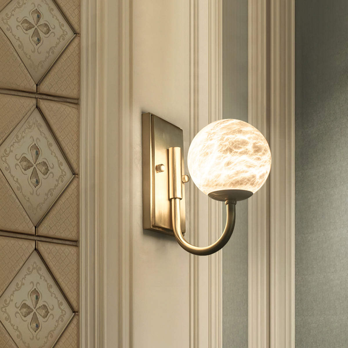 Alabaster Brass Wall Lamp