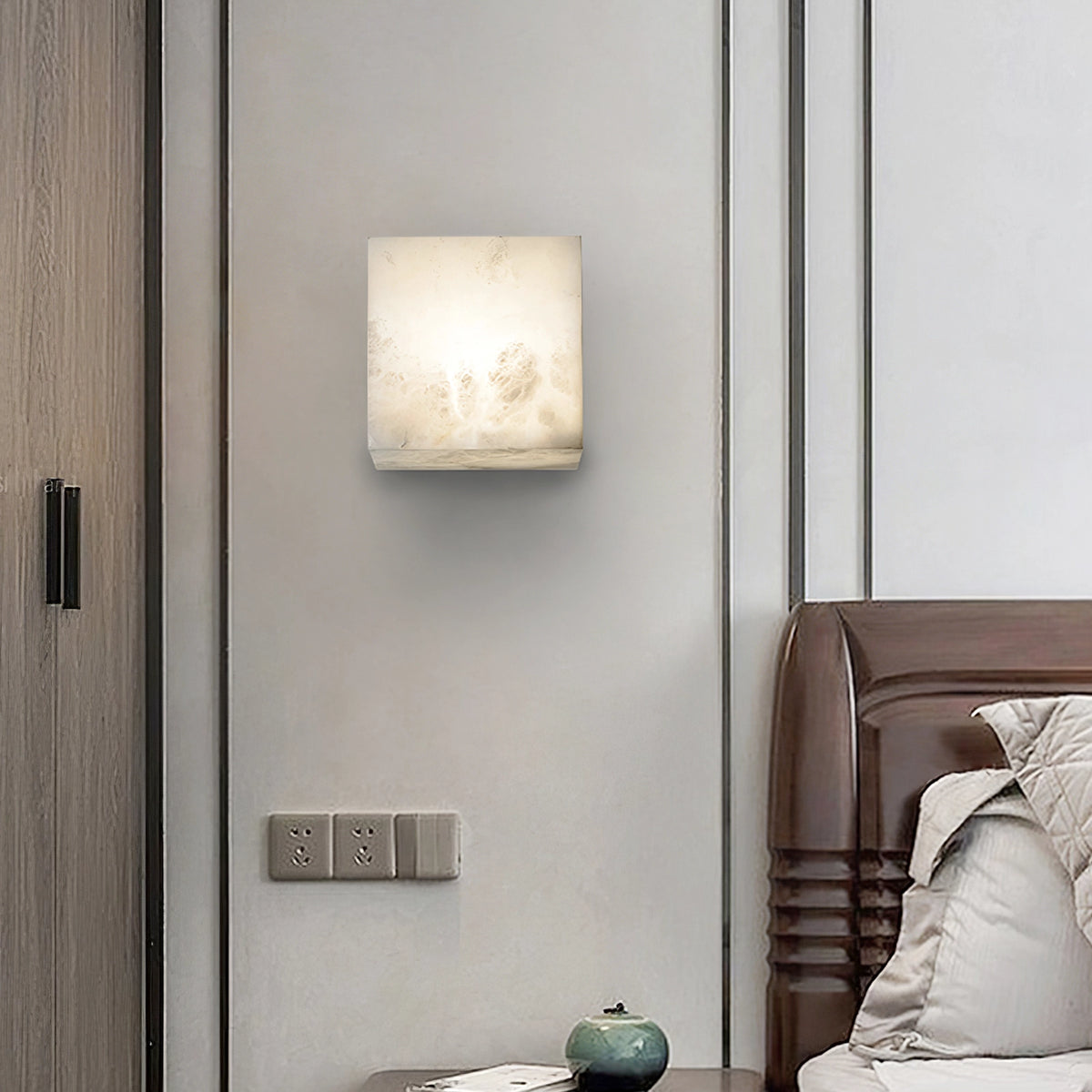 Alabaster Cubic Wall Lamp