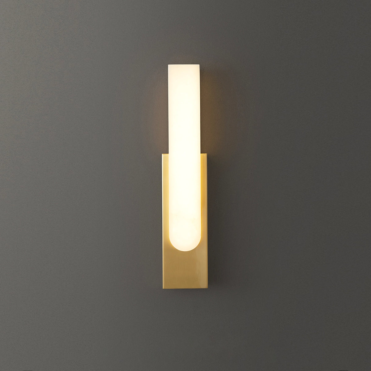 Alabaster Emilia Wall Lamp