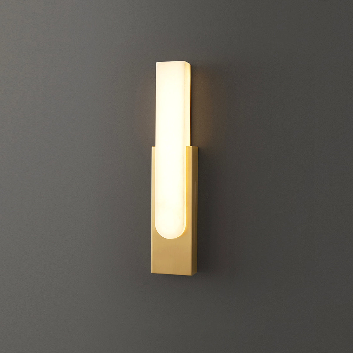 Alabaster Emilia Wall Lamp
