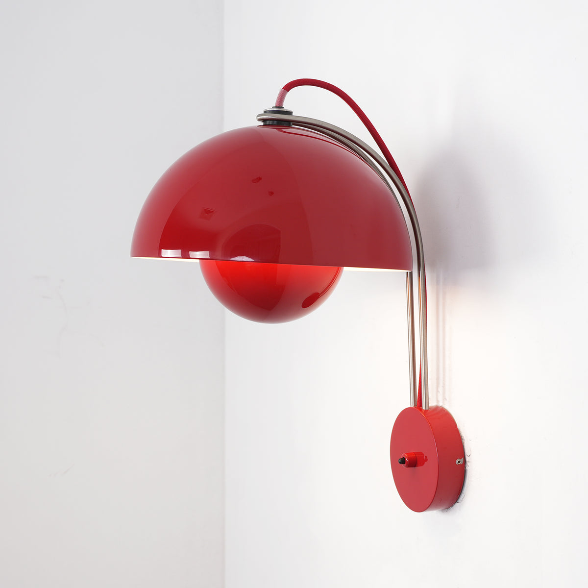 Elegance Flowerpot Wall Lamp