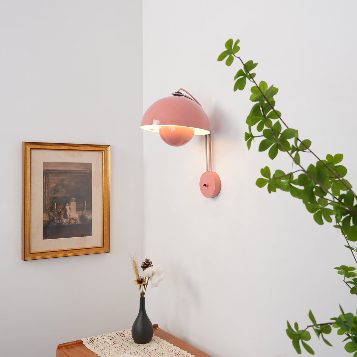 Elegance Flowerpot Wall Lamp