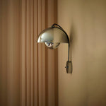 Elegance Flowerpot Wall Lamp