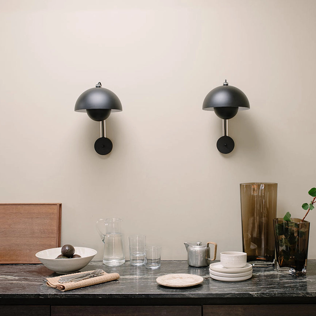 Elegance Flowerpot Wall Lamp