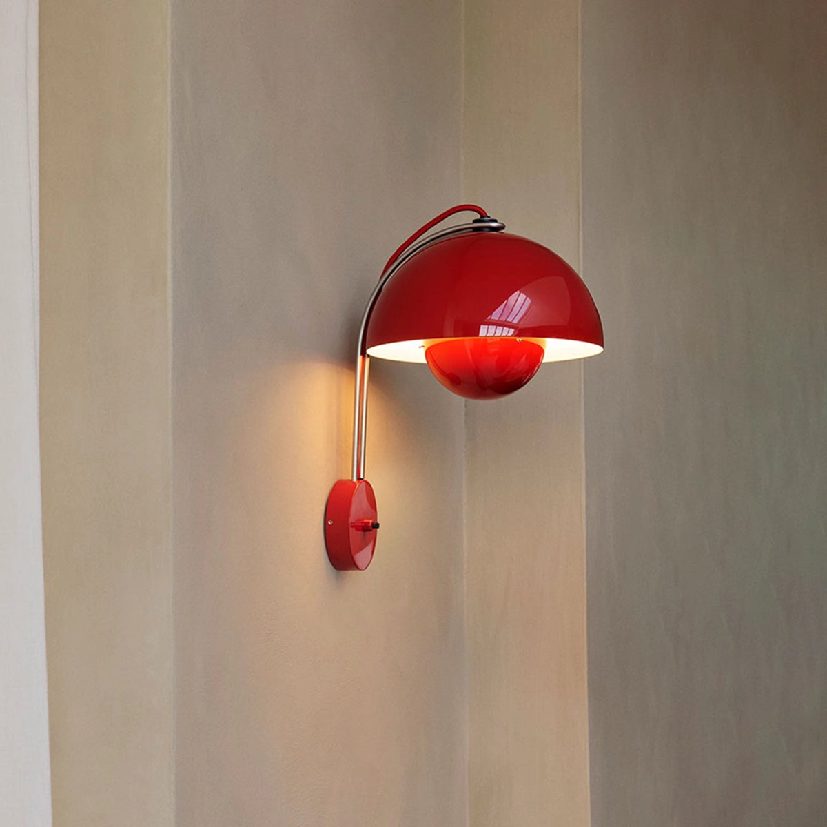 Elegance Flowerpot Wall Lamp