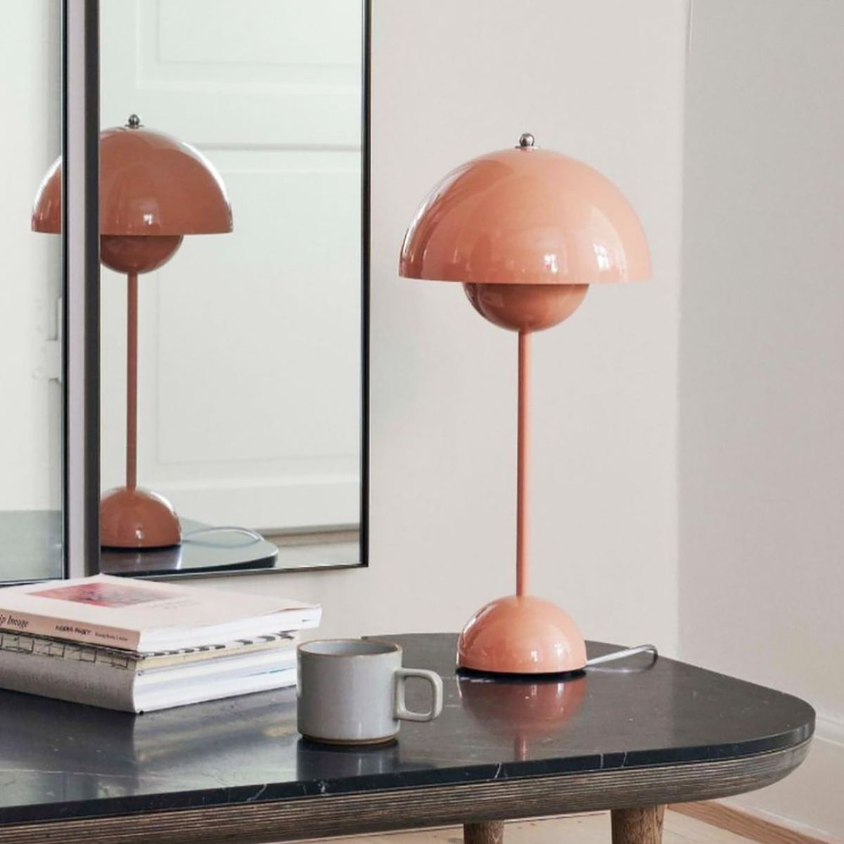 Flowerpot Semi-Circle Table Lamp