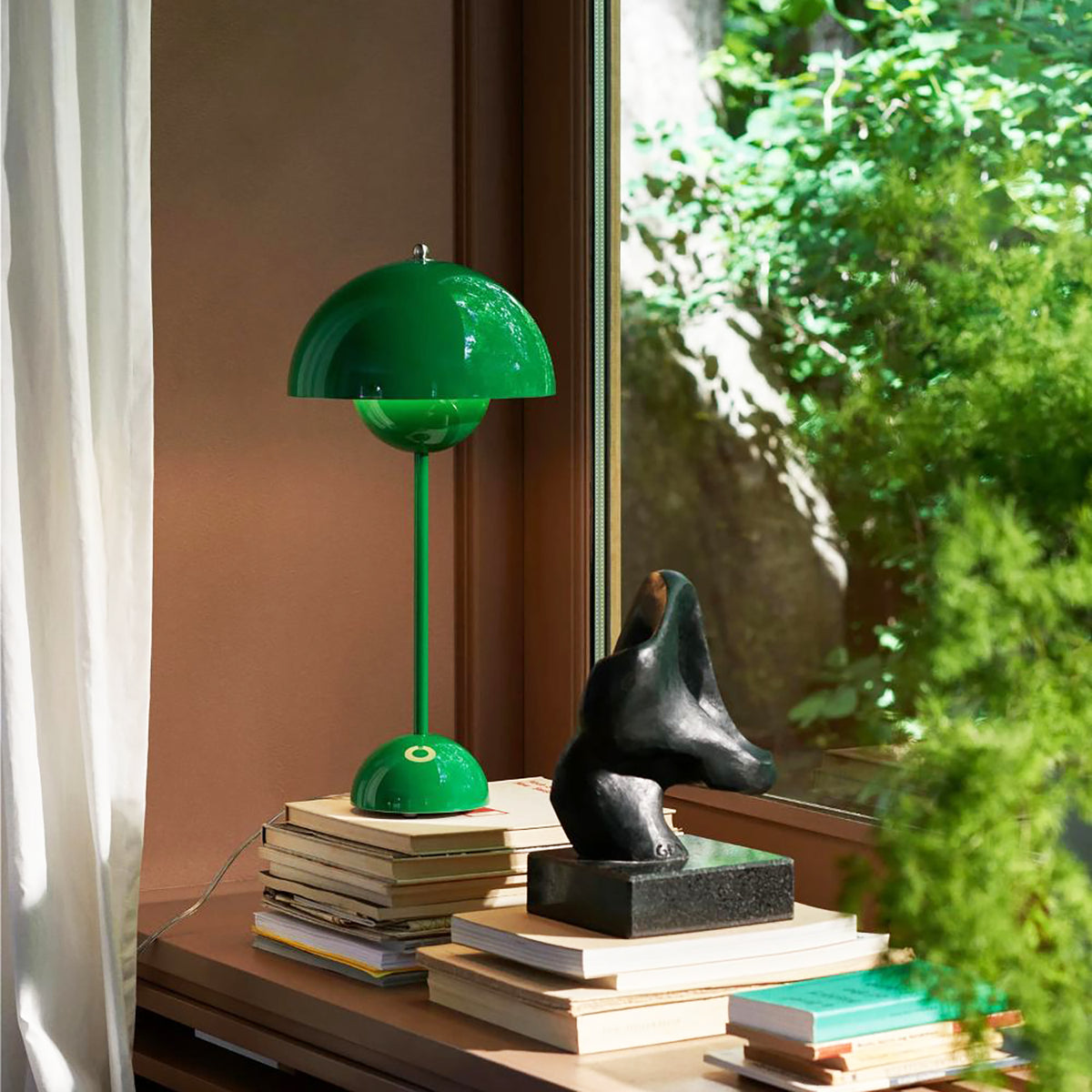Flowerpot Semi-Circle Table Lamp