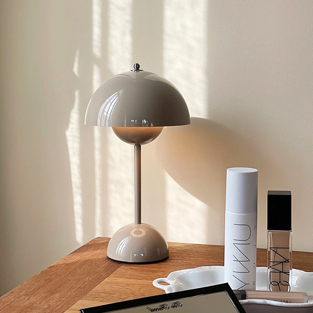 Flowerpot Portable Table Lamp