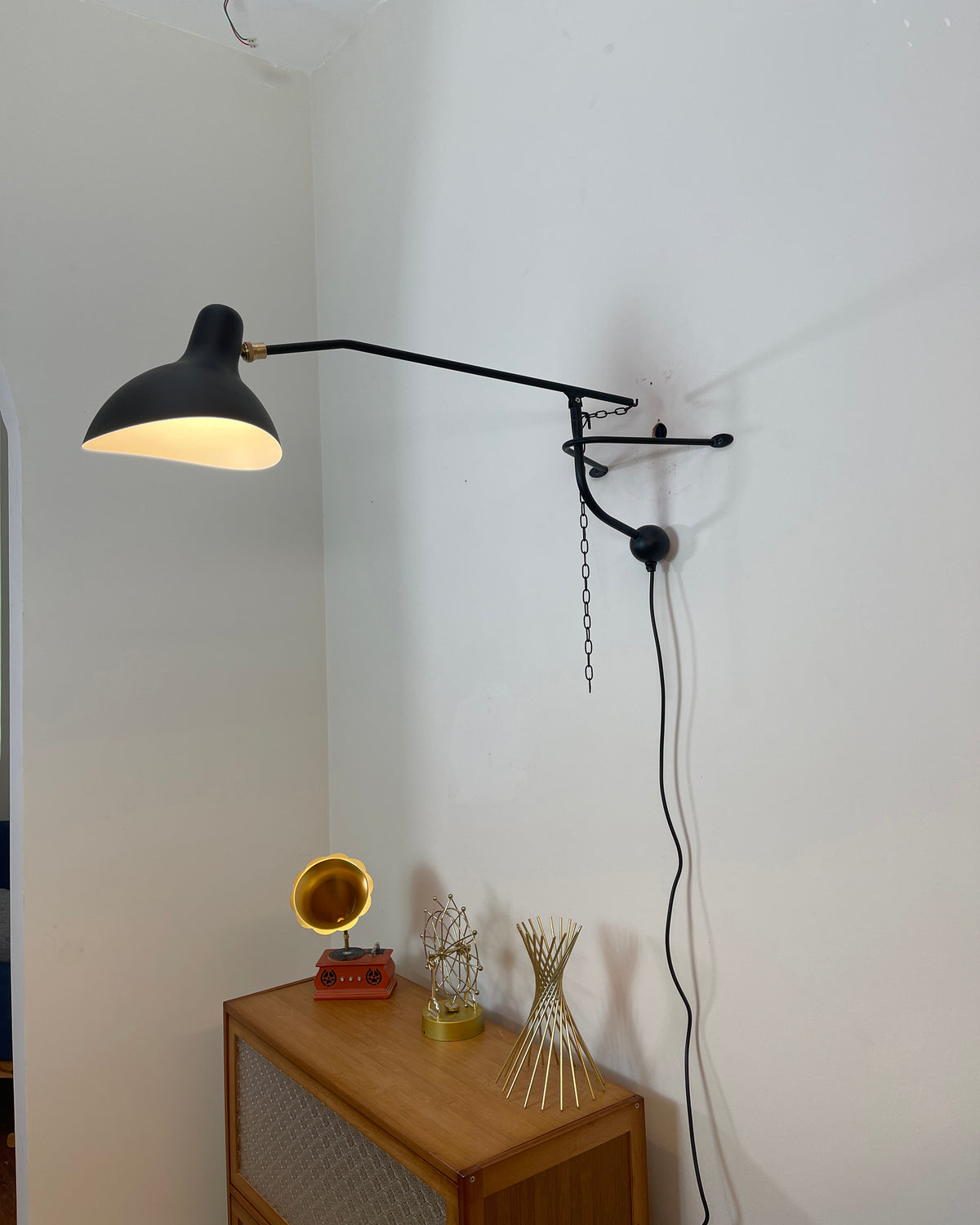 Mantis BS2 Plug-In Wall Lamp