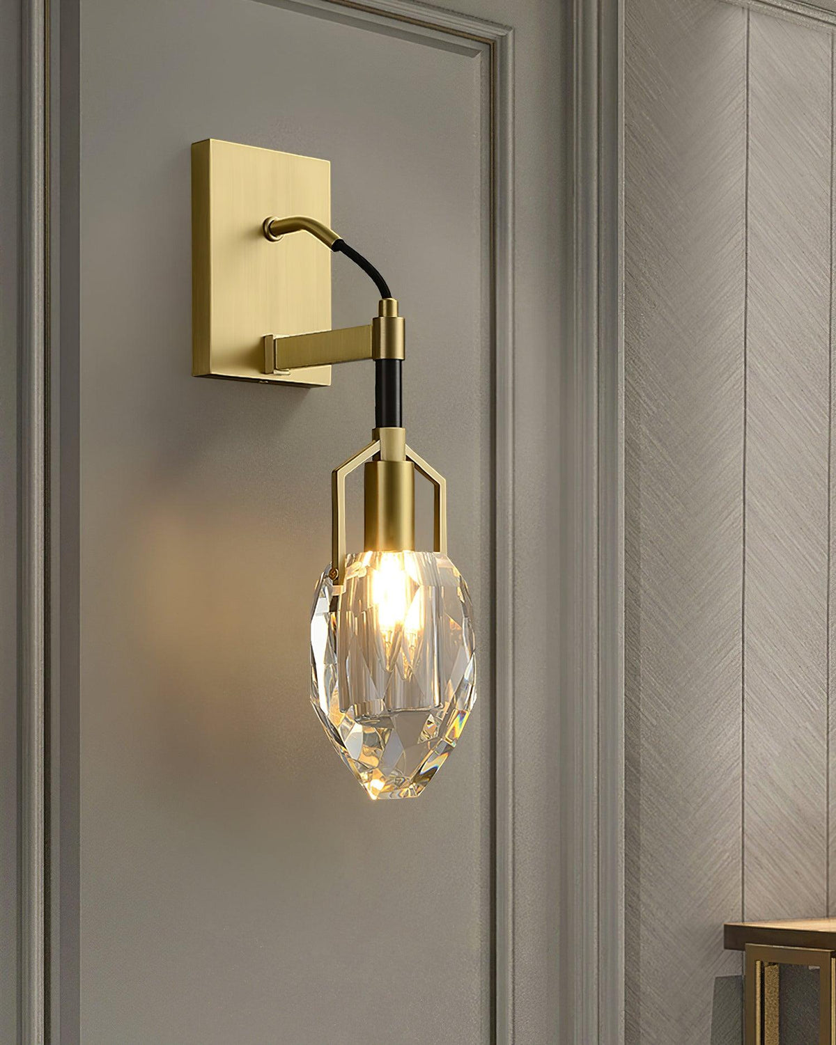 Brass Crystal Lavilla Wall Lamp