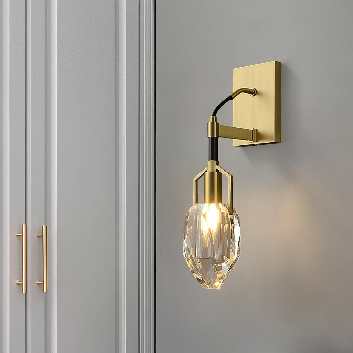 Brass Crystal Lavilla Wall Lamp
