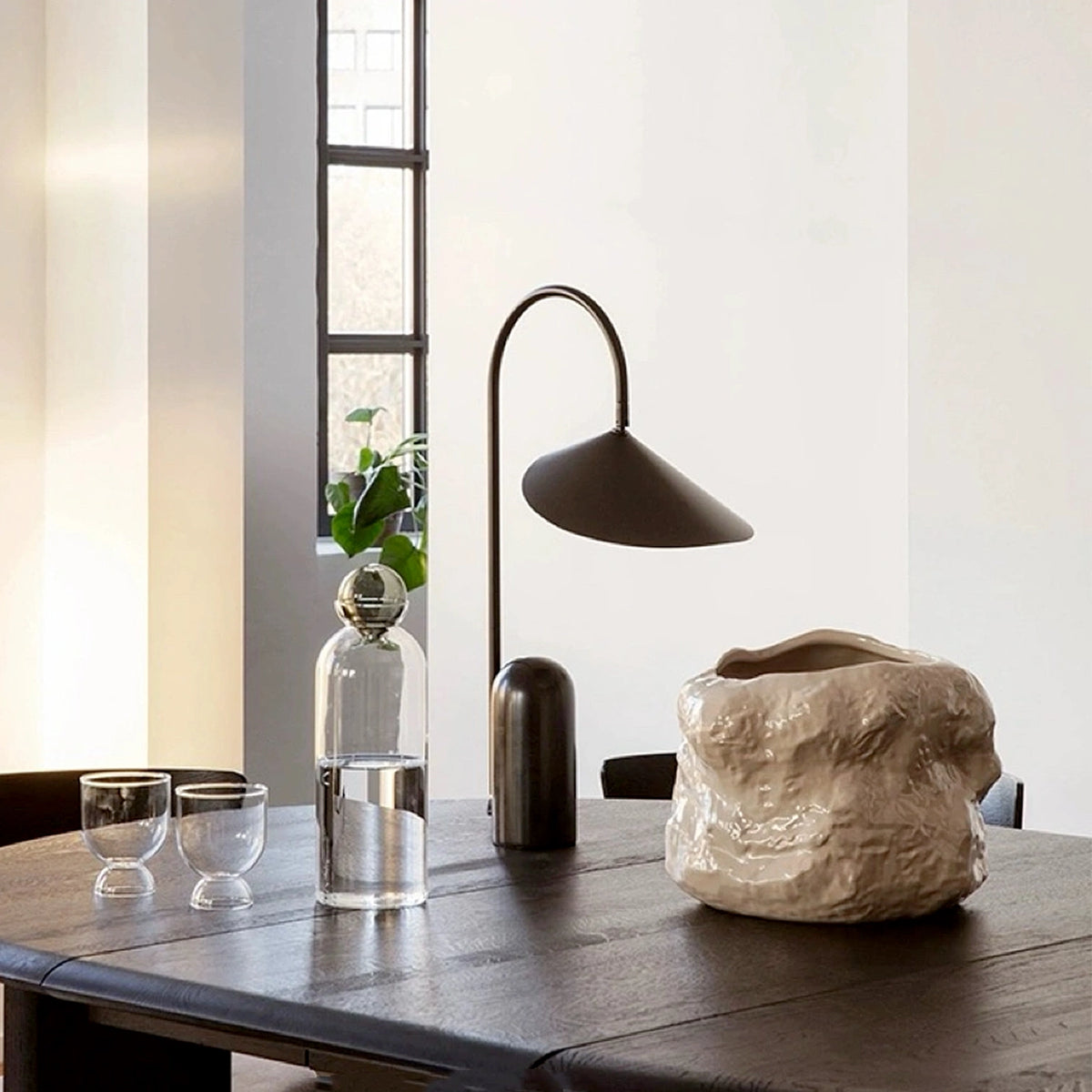 Modern Arum Table Lamp
