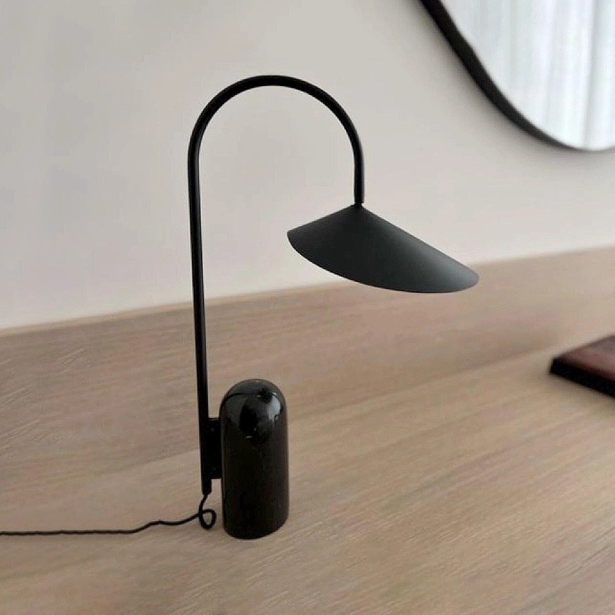 Modern Arum Table Lamp