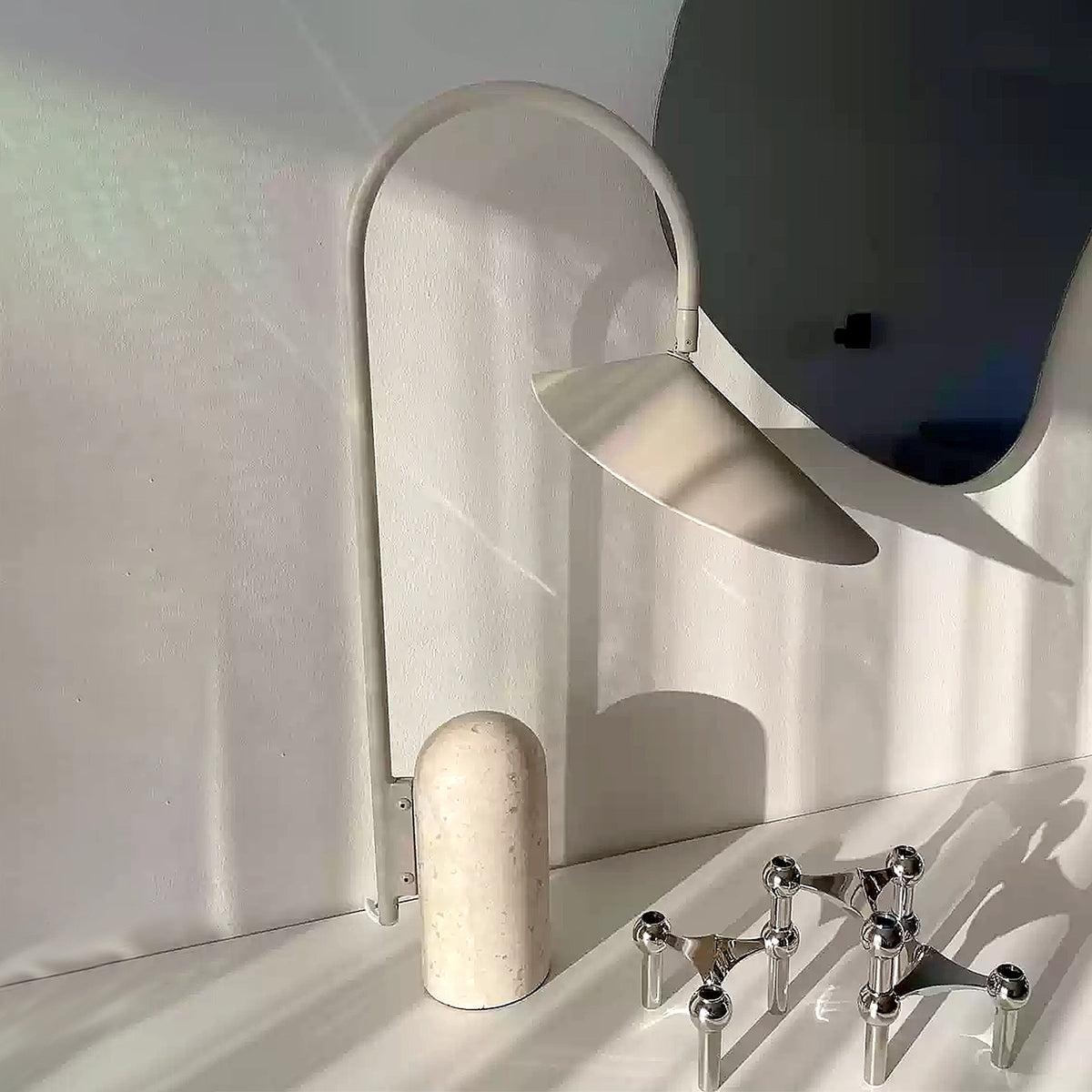 Modern Arum Table Lamp