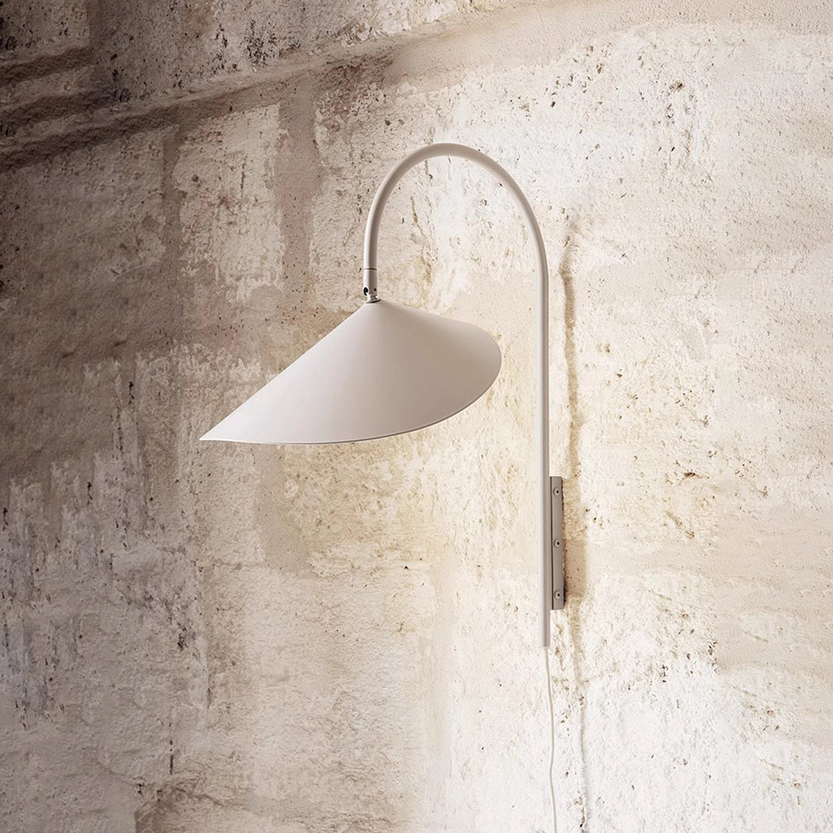 Modern Arum Wall Lamp