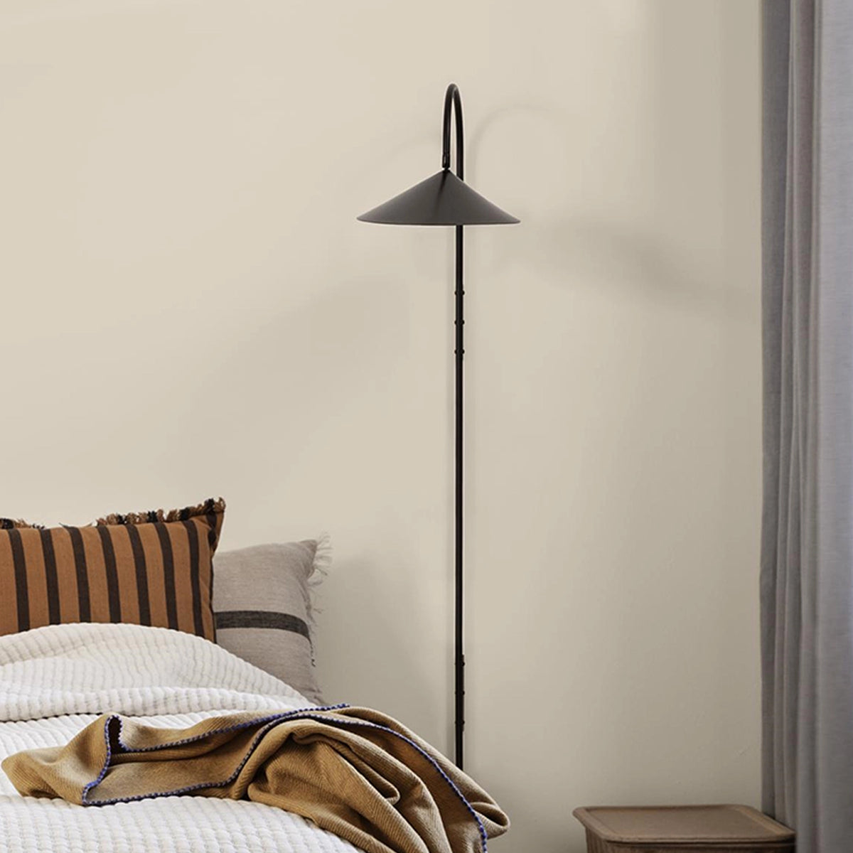 Modern Arum Wall Lamp