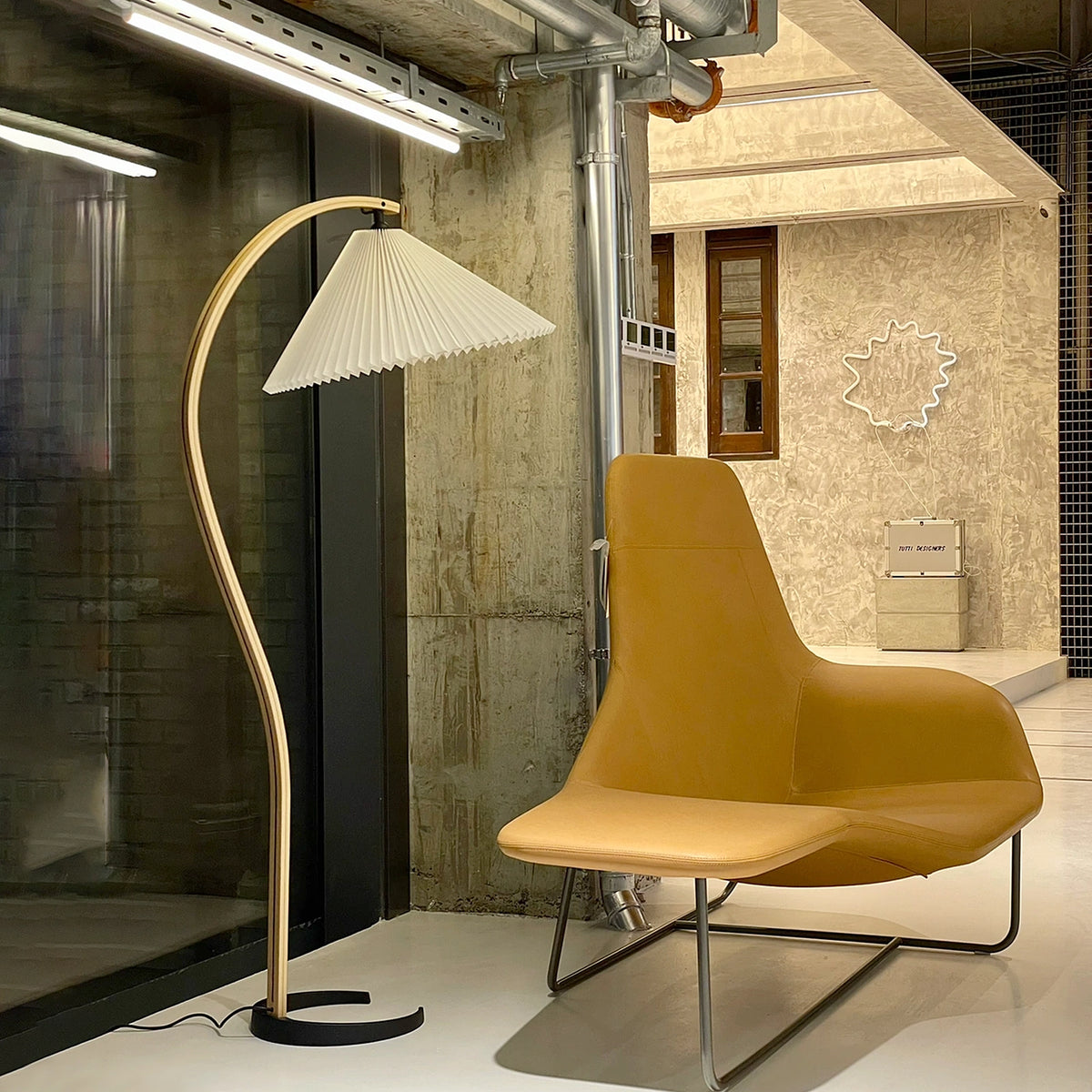 Modern Caprani Floor Lamp