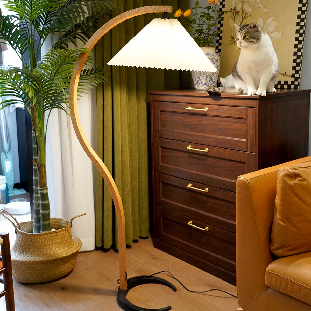 Modern Caprani Floor Lamp