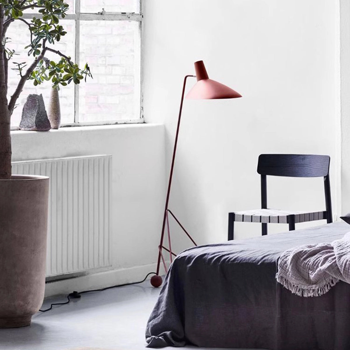 Modern Tripod HM9 Floor Lamp