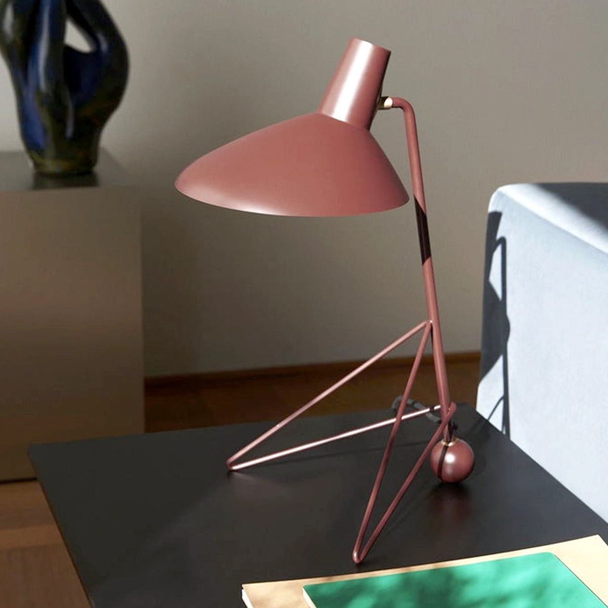 Modern Tripod HM9 Table Lamp