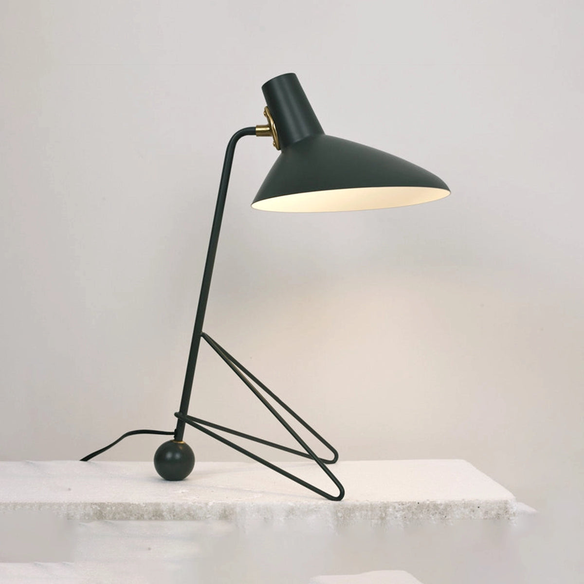Modern Tripod HM9 Table Lamp