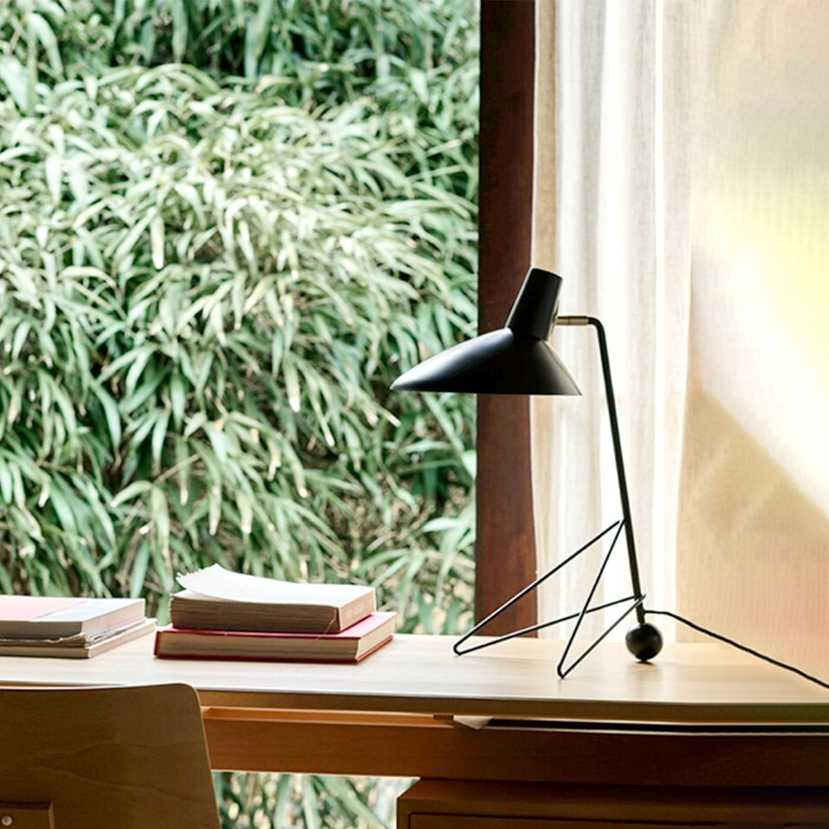 Modern Tripod HM9 Table Lamp