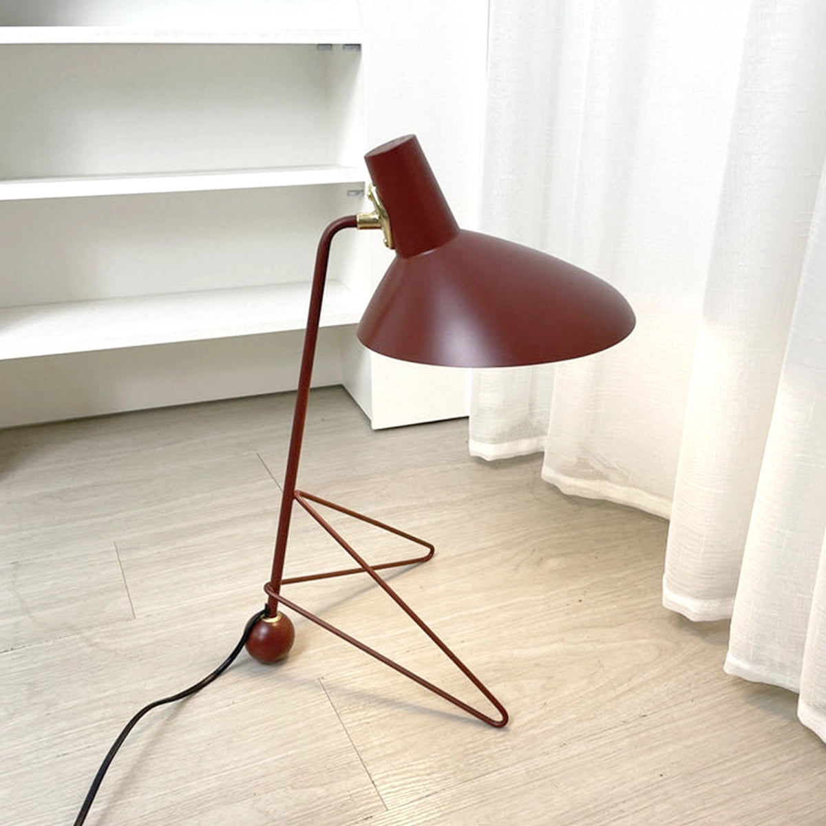 Modern Tripod HM9 Table Lamp