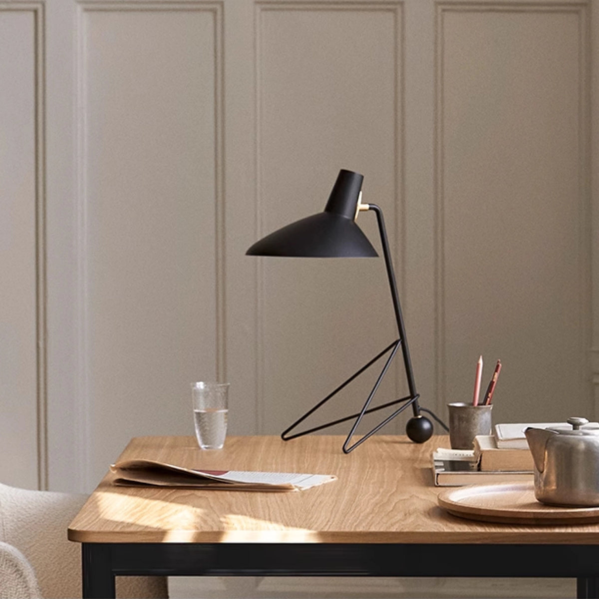 Modern Tripod HM9 Table Lamp