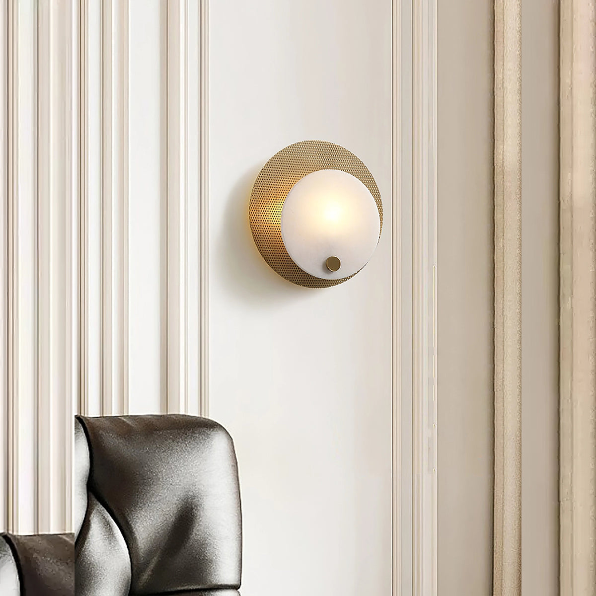 Round Harlan Alabaster Wall Lamp