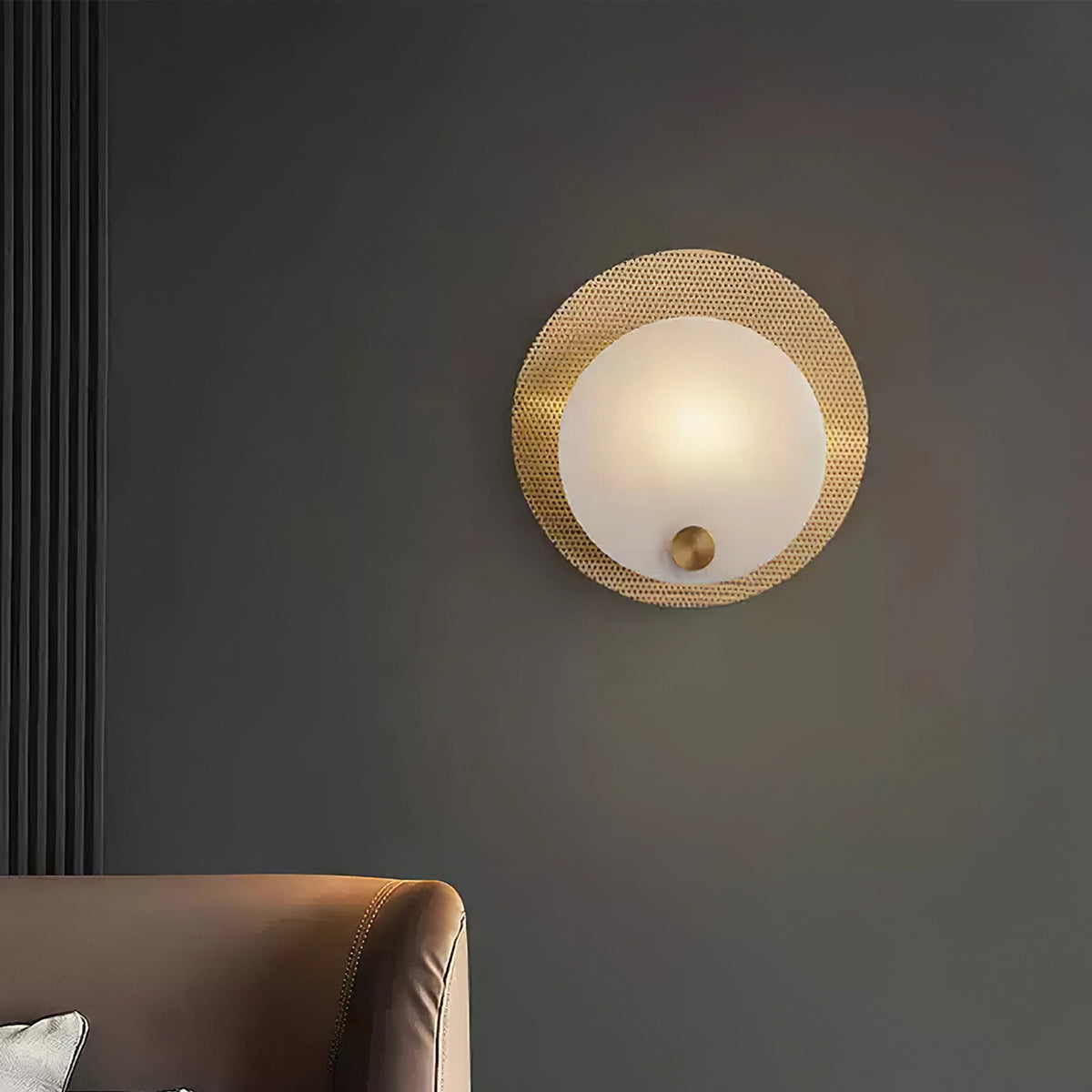 Round Harlan Alabaster Wall Lamp
