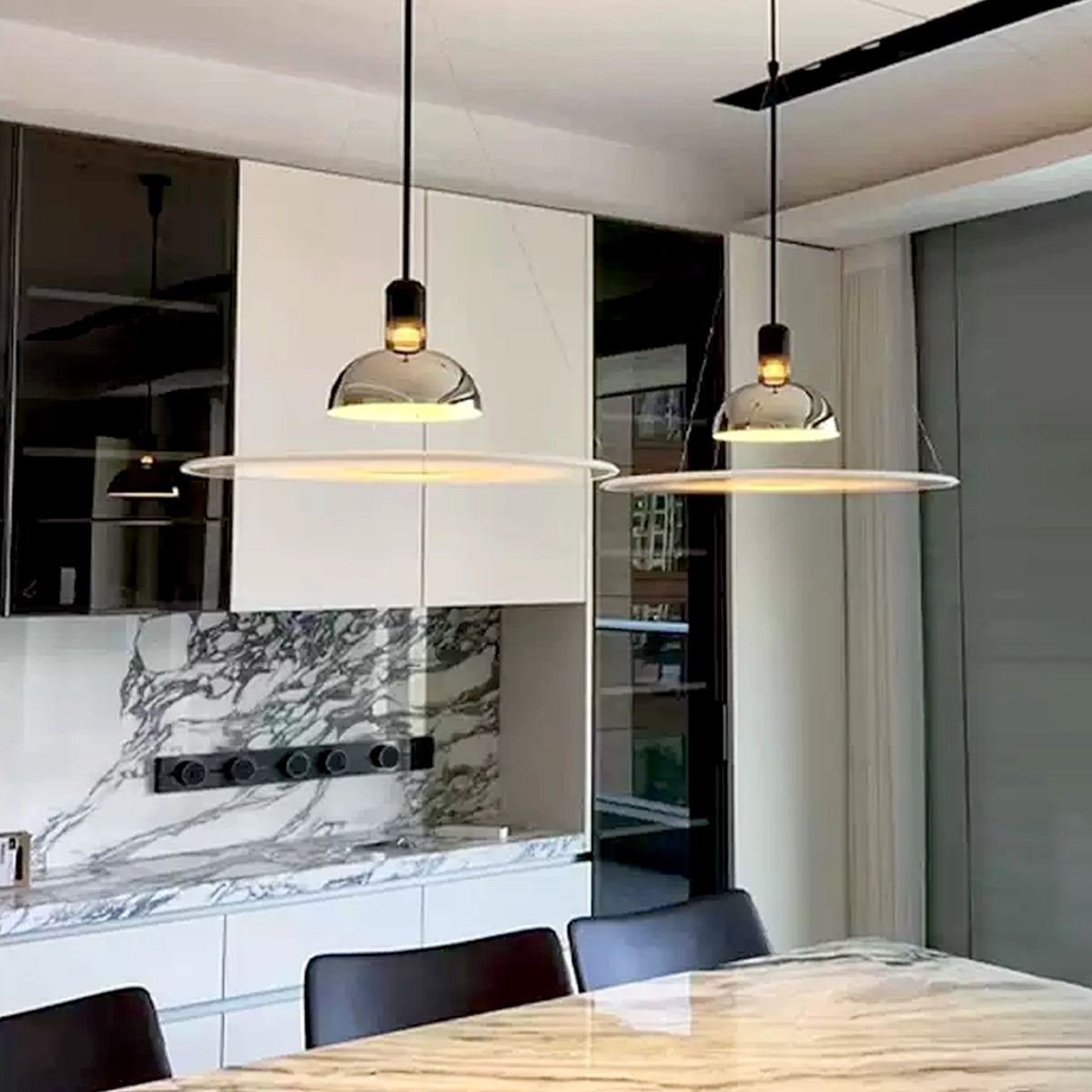 Simple Frisbi Pendant Lamp