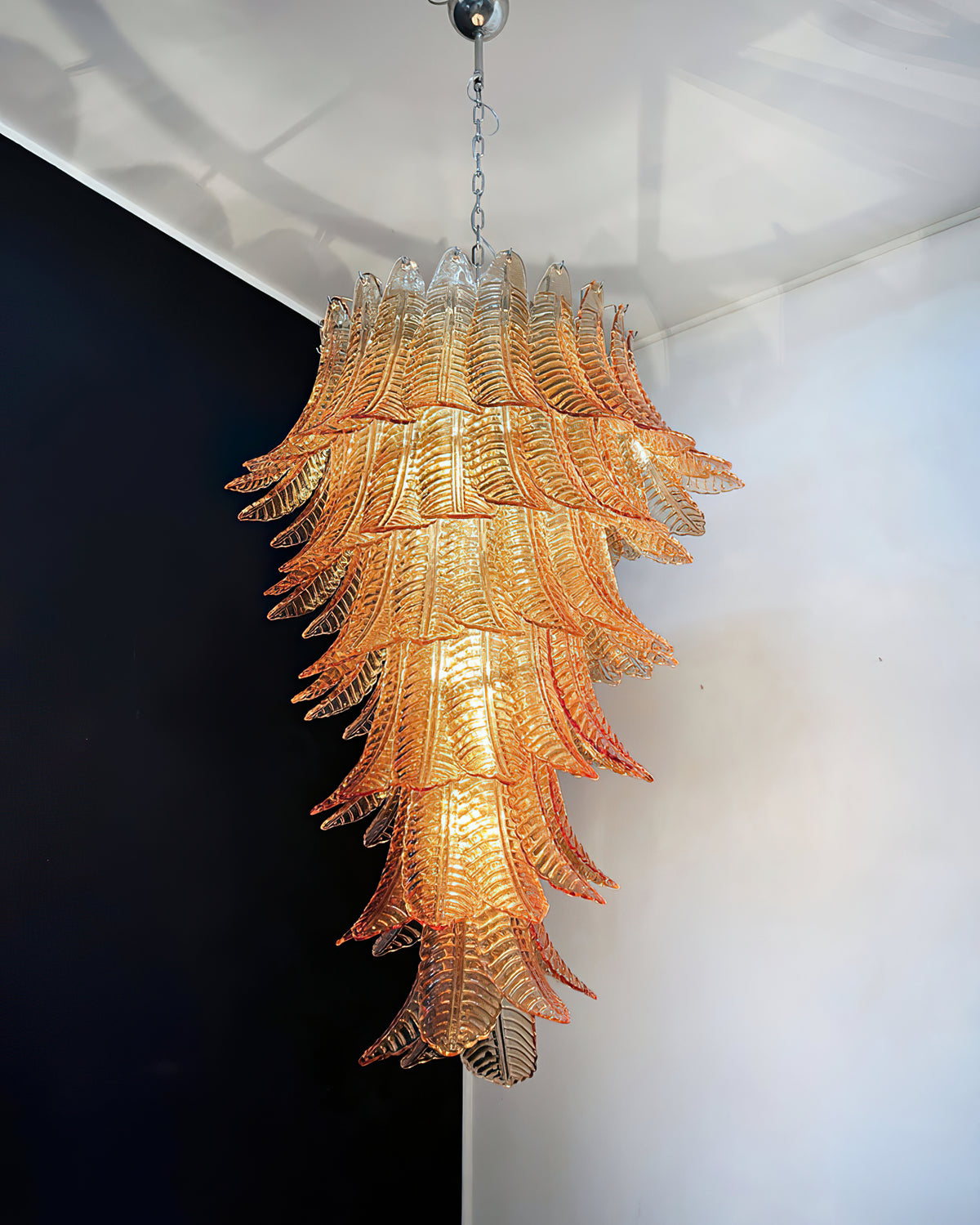 Italian exquisite Murano slender chandelier