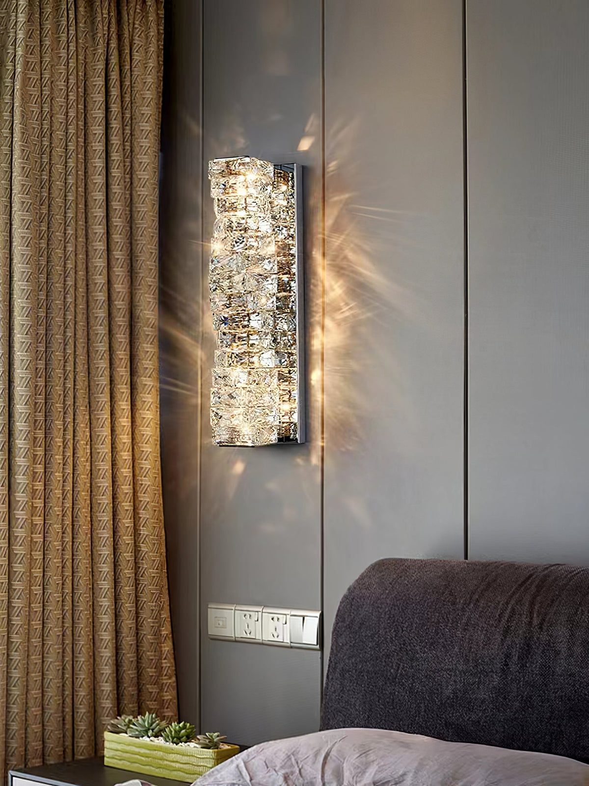 Laminated Crystal Wall Light