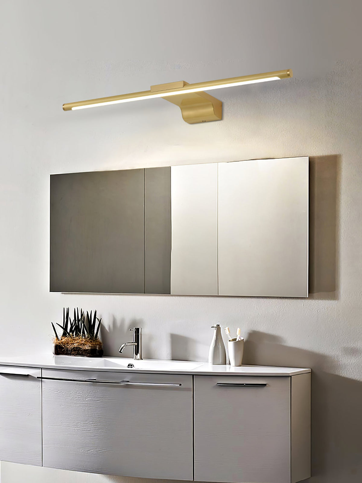 Metallic Streamlined Wall Lamp