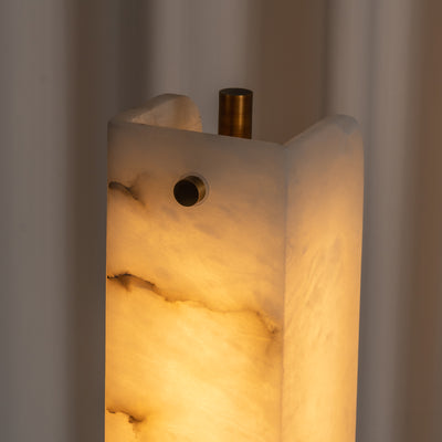Alabaster's Glare-Free Warmth