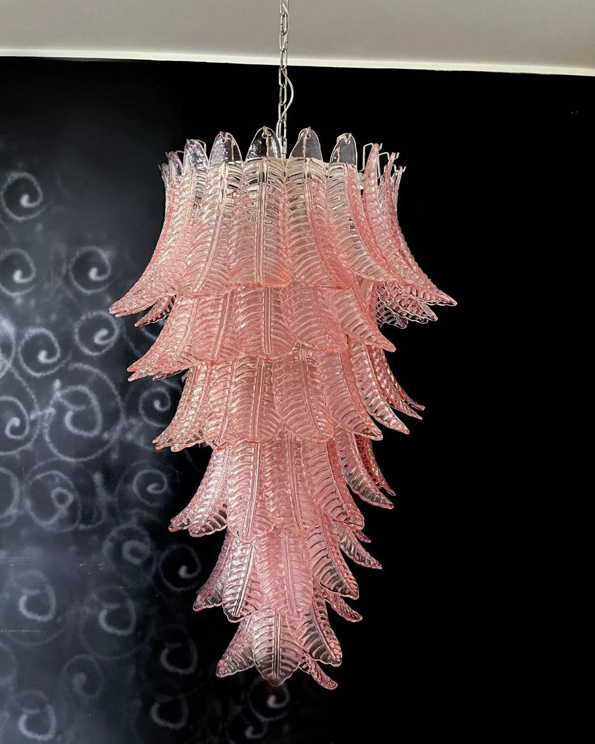 Italian exquisite Murano slender chandelier